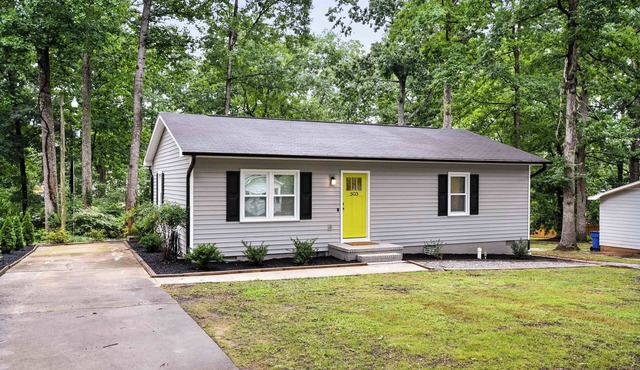 30+ day stays-Completely renovated 2 bed/2 bath in Simpsonville, SC
