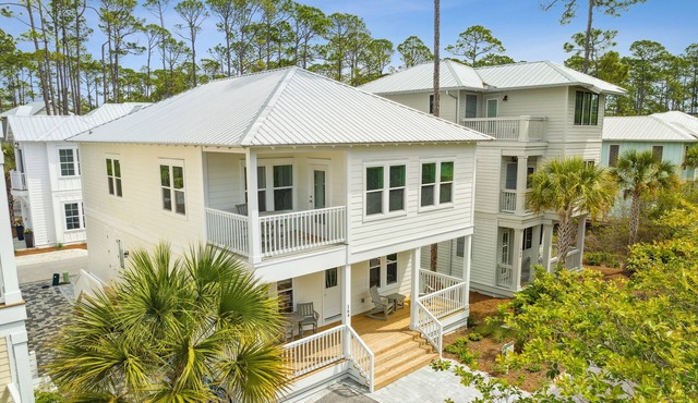 30A Beach House - Sleeps 20, Pet Friendly, Beach, Pool, 4 Bikes Incl, Free Golf