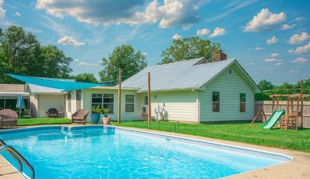 3BR Country Retreat Pool Gazebo Play