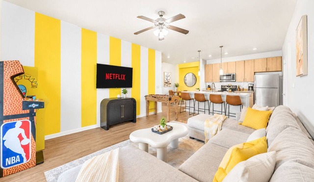 3BR Suite l POOL! GAMES! Pet-Friendly!
