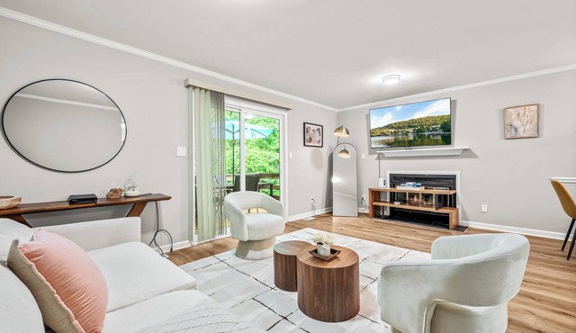 3BR with Personal TVs in Raleigh! 2 King Beds!