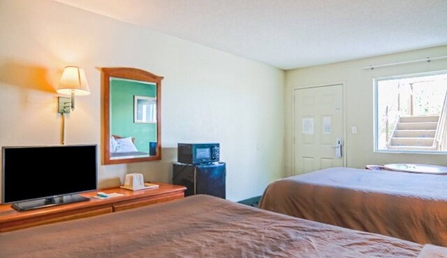 4 Accommodations of Pet-Friendly Rooms | Perfect for Family | Free Parking in Turner County
