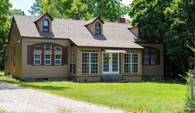 4-bedroom house with AC in Montgomery Near ASU & Downtown - Military Welcome