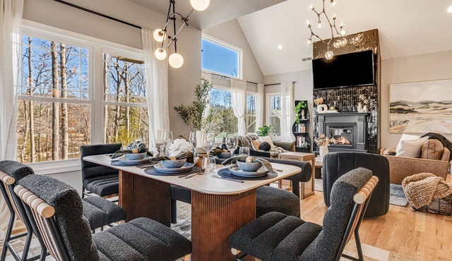4k SqFt, Massive Deck , Games, Spa, Sauna, Firepit