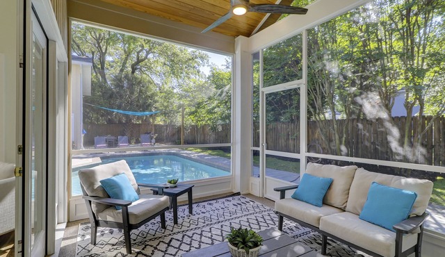 5 Bedroom home with Large Pool in Folly Field. 5 minute walk from Ocean