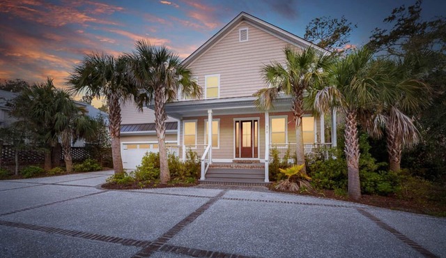 5 Bedroom Home with Heated Private Pool, Wildlife Views, Steps to Pier Village!