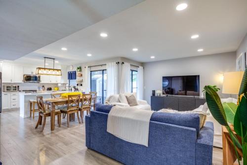 5 Mi to Beach: Jupiter Townhome w/Pool Access