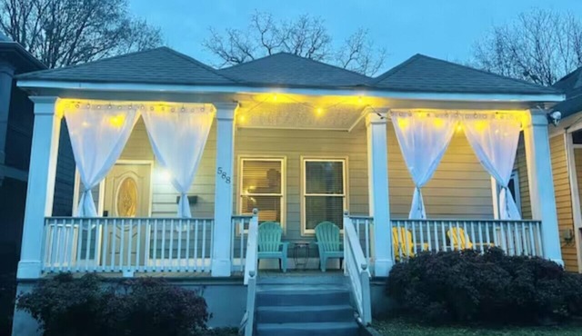 588 Martin New · Adorable 4 Bedroom Bungalow Near Downtown Atlanta!