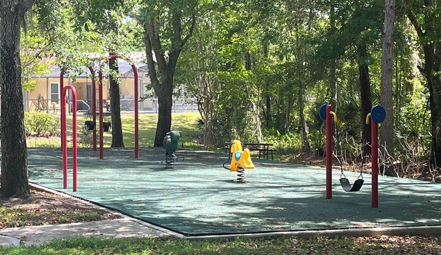 5bd 4bth 20 min to Disney FREE Heated POOL & Spa. 2 Master suites.