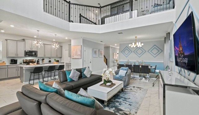 5BR villa - pool, hot tub & gym access