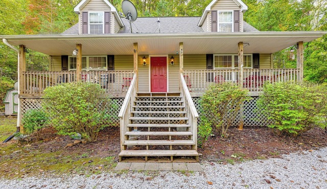 7 Mi to Franklin: Peaceful Home w/Deck & Yard!