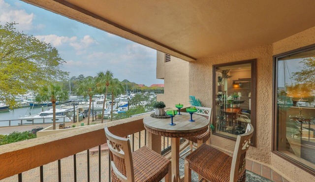7104 Harbourside 1 @ Shelter Cove | Pool | Stunning Marina Views