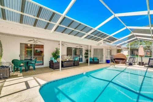 9 Mi to Beach! Poolside Escape in Spring Hill