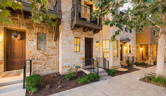 A Unique Experience With Private Elevator, Rooftop Terrace, San Gabriel Views!