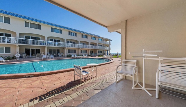 A102 Fabulous location! Beachfront Condo with a pool view- Oceanfront 2 bed/2bath by Flagler Ave!