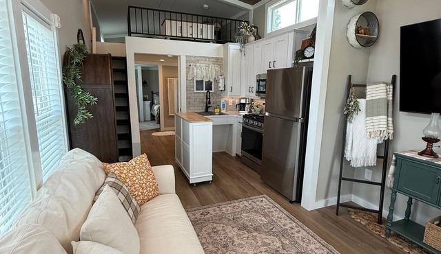 ADA 1 Bed/1 Bath w/Loft - Pet Friendly, Sleeps 4 - ADA 1 Bed/1 Bath w/Loft - Pet Friendly, Sleeps 4