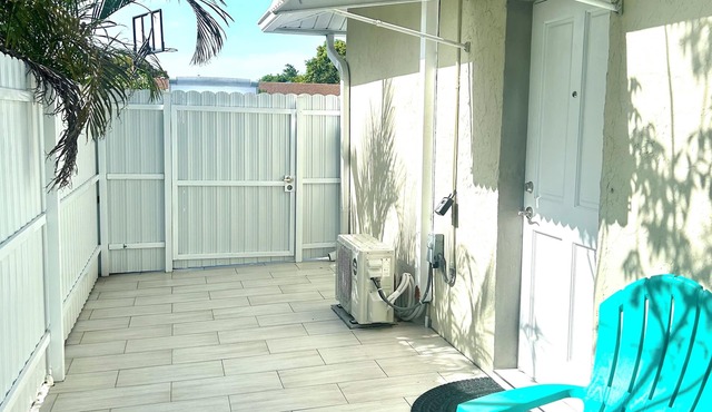 Adorable 1 bedroom studio in perfect location