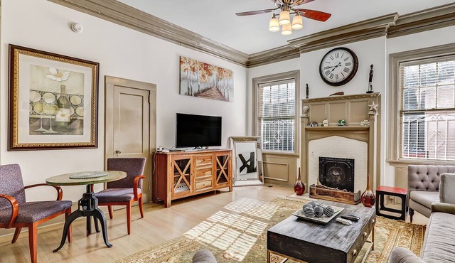 Amazing 1 Bed in Starland, Heated Pool Access