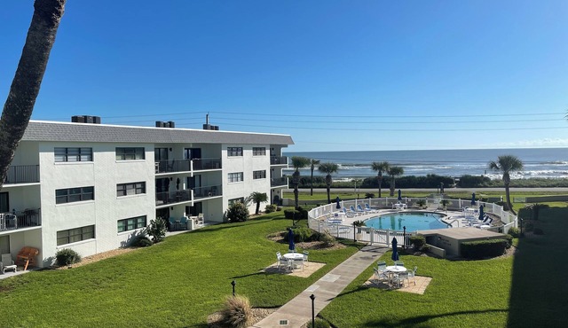 Amazing 2BR/2Bath Ormond Beach Condo with fabulous views!