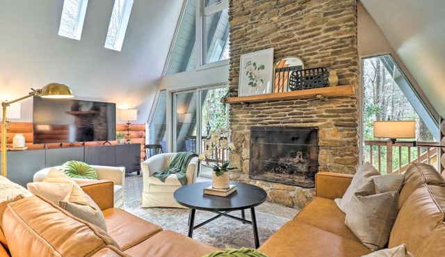Amazing A-Frame w/Private Hiking + Amenities