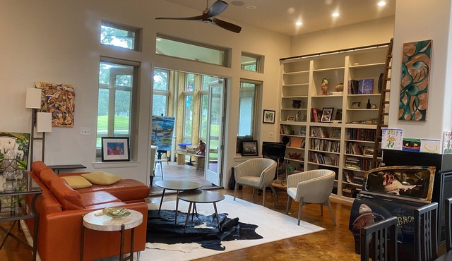Amazing modern home on the 14th hole of the Pines golf course in Diamondhead MS!