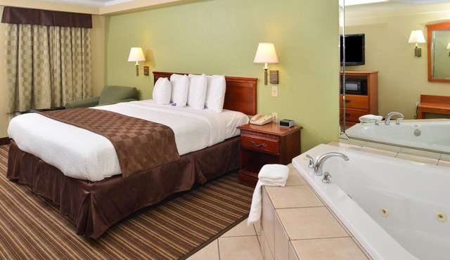 Americas Best Value Inn & Suites University Ave