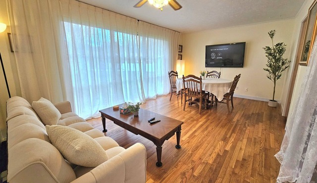 Ami's Oak House - ORNL - Melton Lake - Windrock