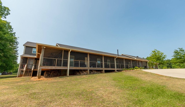 Apollo's Villa - Peaceful Country Retreat - 12 Bedrooms - 10.5 Baths - Lake View