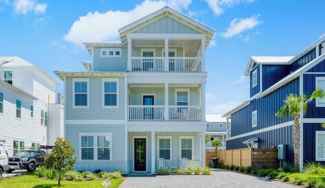 Aquamarine: Private beach steps away, Heated pool, FREE golf cart, Bunk Rooms
