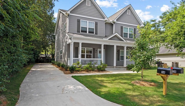 Art West A - Charming townhome in West End Arts District Greenville.