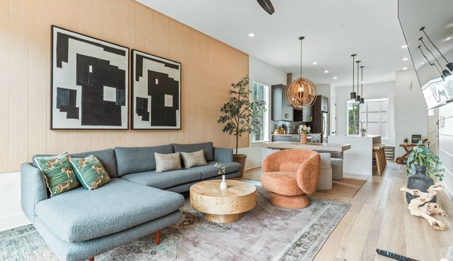 Atlanta Rooftop Retreat Sleeps 10 + Parking