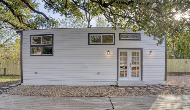 Austin Cozy Tiny Home | Fire Pit | Pet-Friendly