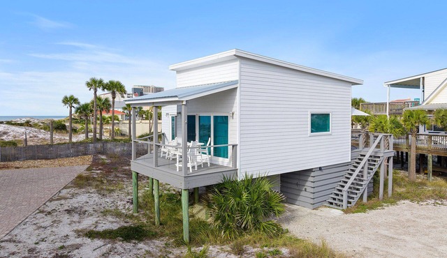 Averitts Favorite - Newly Renovated, Gulf View, Tang-O-Mar Community!