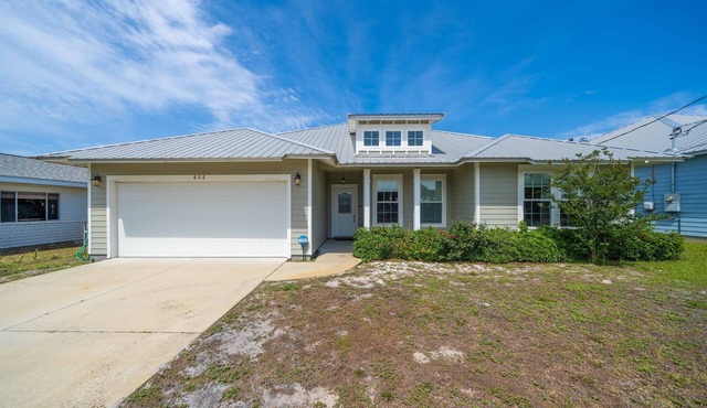 Awesome 4 Bed 2 Bath House Steps From the Beach!
