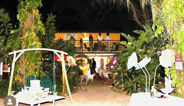 Bachelor, Weddings, College reunions, 2 houses on 1 acre nature freedom, swimspa