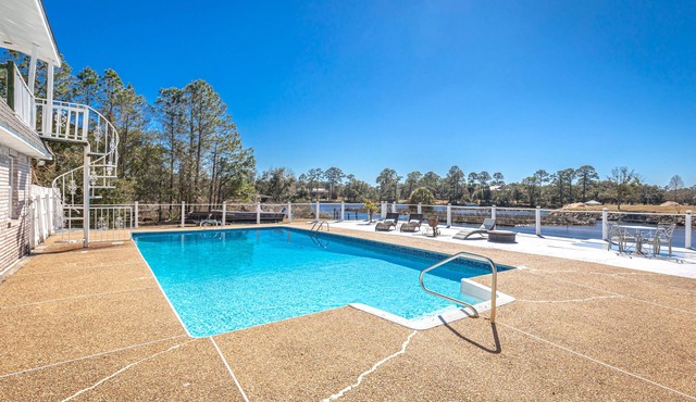 Back Bay Biloxi Bayou, Private Pool and Movie Room!