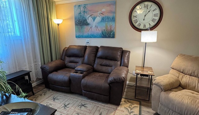 Backyard Bliss Retreat - Apartment with private entrance and beautiful views