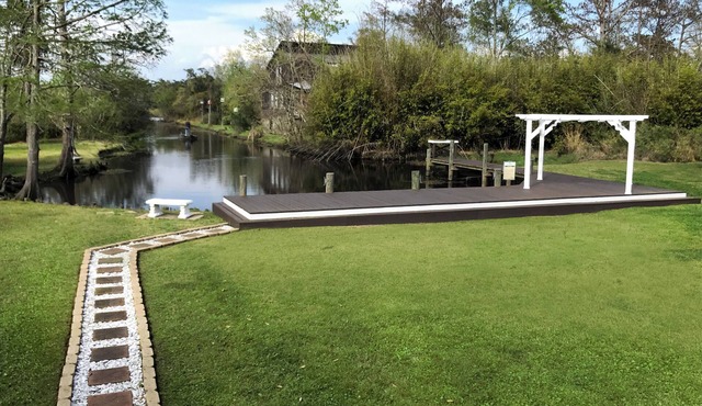 Bayou Waterfront Getaway in Luxury- 25 Min to New Orleans