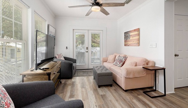 Beach Cottage with large deck-One short block to beach-Walk to shops & dining!