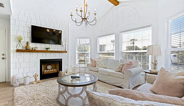 Beachside Elegance: Pool, Spa, Luxury Retreat/Sun Beach Club 888