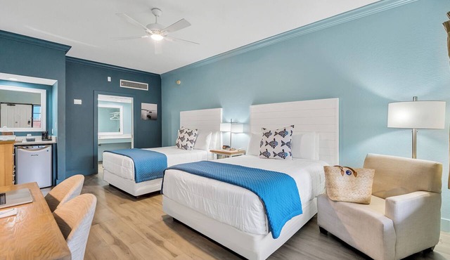 Beachside Inn - Quaint and Comfortable Hotel - Dog Friendly!*
