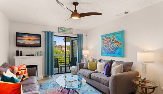 Beachside Retreat, 3 pools, steps to beach