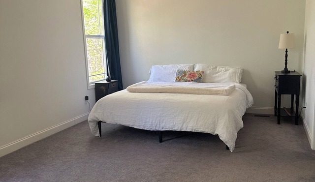 Beautiful 3-bedroom house with AC in pleasant Columbus