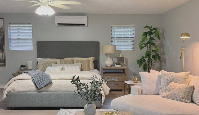Beautiful and conveniently located mother-in-law suite in Tallahassee