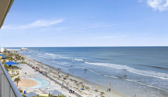 Beautiful Beachfront Resort Condo
