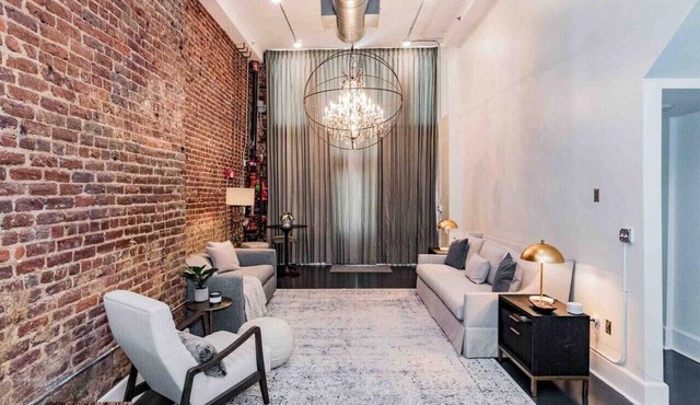 Beautiful & Extra Large Loft with 2 King Suites
