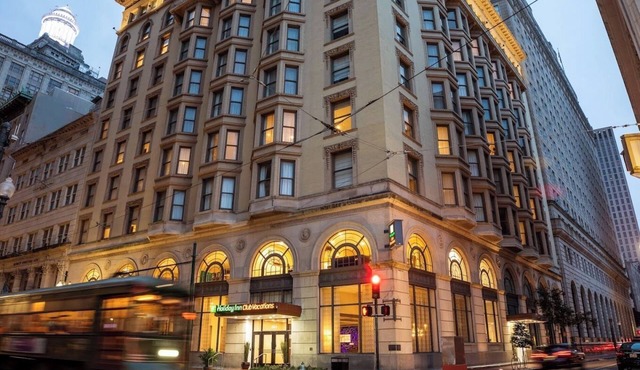 Beautiful Modern 1 Bedroom Signature @ Nola walking distance from Bourbon Street
