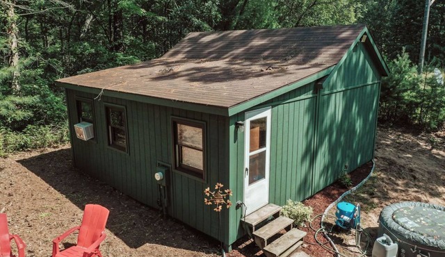 Bee happy rustic cabin in Arkdale
