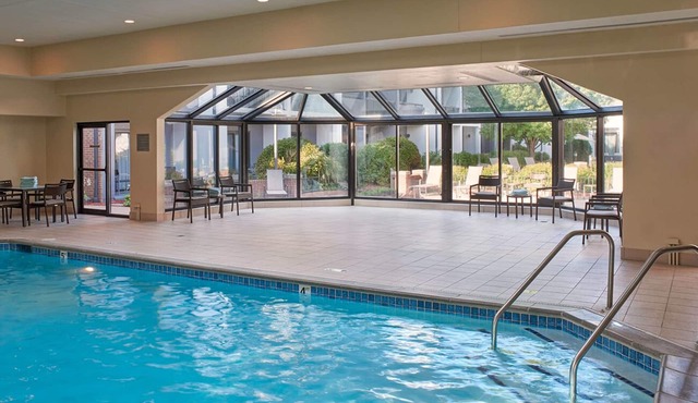 Best Value, Quality Stay! Pool, Pets Allowed with Fee, Near Eden Prairie Center