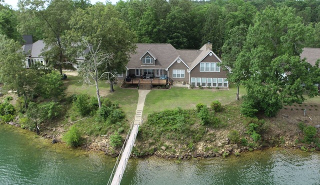Big Bear Lodge: 4 BR, 3.5 BA House in Double Springs, Sleeps 14
